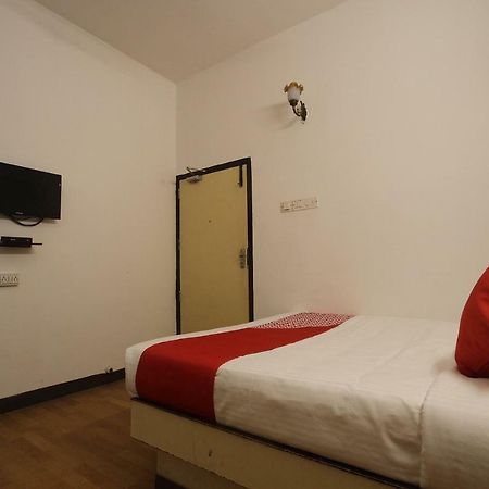 Oyo Flagship 40509 Hotel Mps Residential Tower Tiruppur Exterior photo
