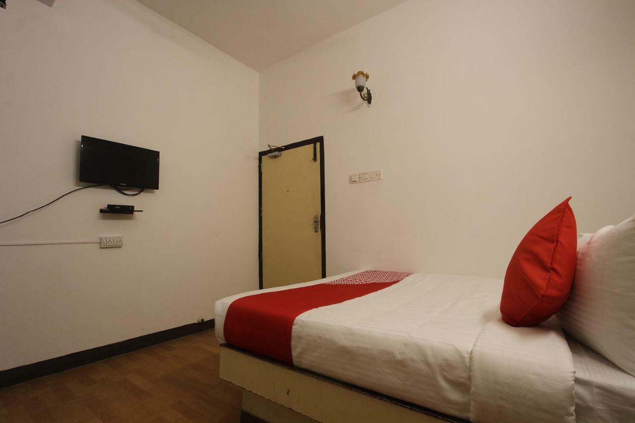 Oyo Flagship 40509 Hotel Mps Residential Tower Tiruppur Exterior photo
